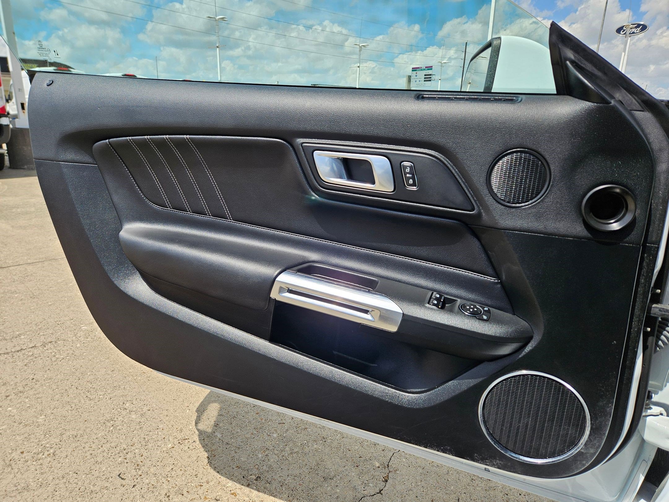 Used 2023 Ford Mustang Premium image 13