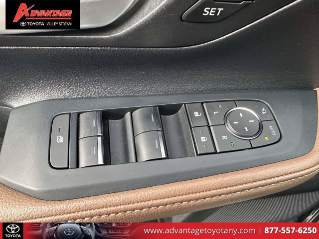 Used 2024 Toyota Grand Highlander AWD image 22