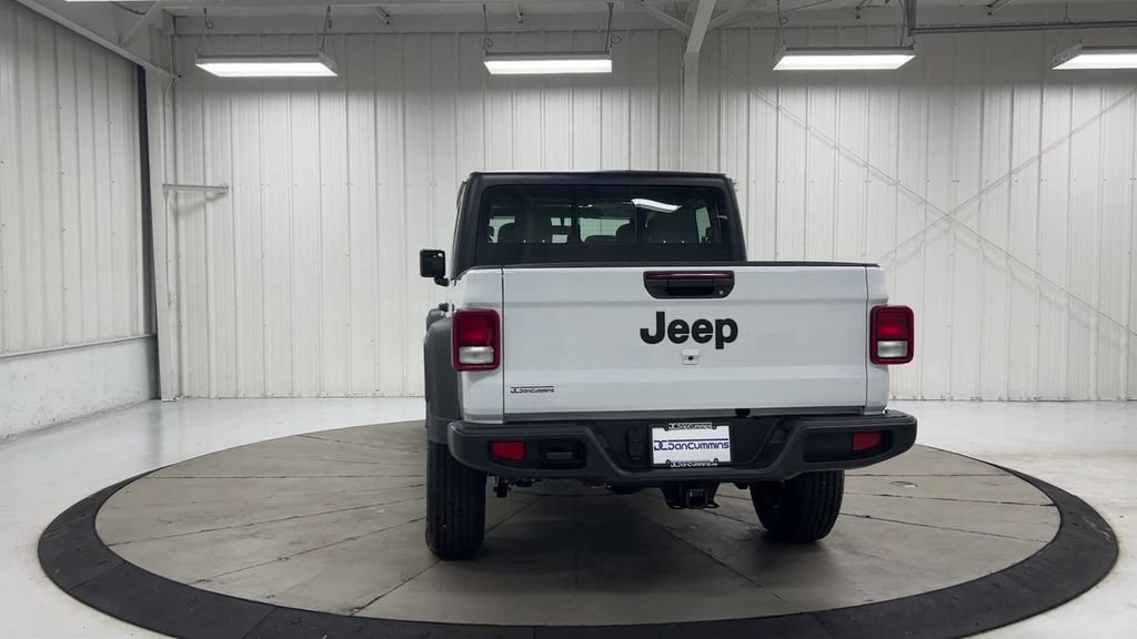 Used 2023 Jeep Gladiator Sport AWD/4WD image 7