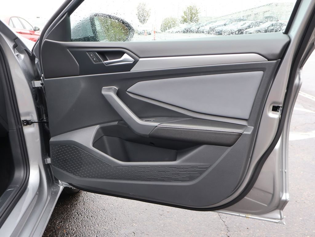 New 2026 Volkswagen Jetta SE image 10