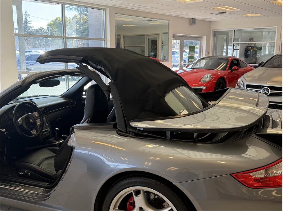 Used 2005 Porsche 911 Carrera S RWD image 11
