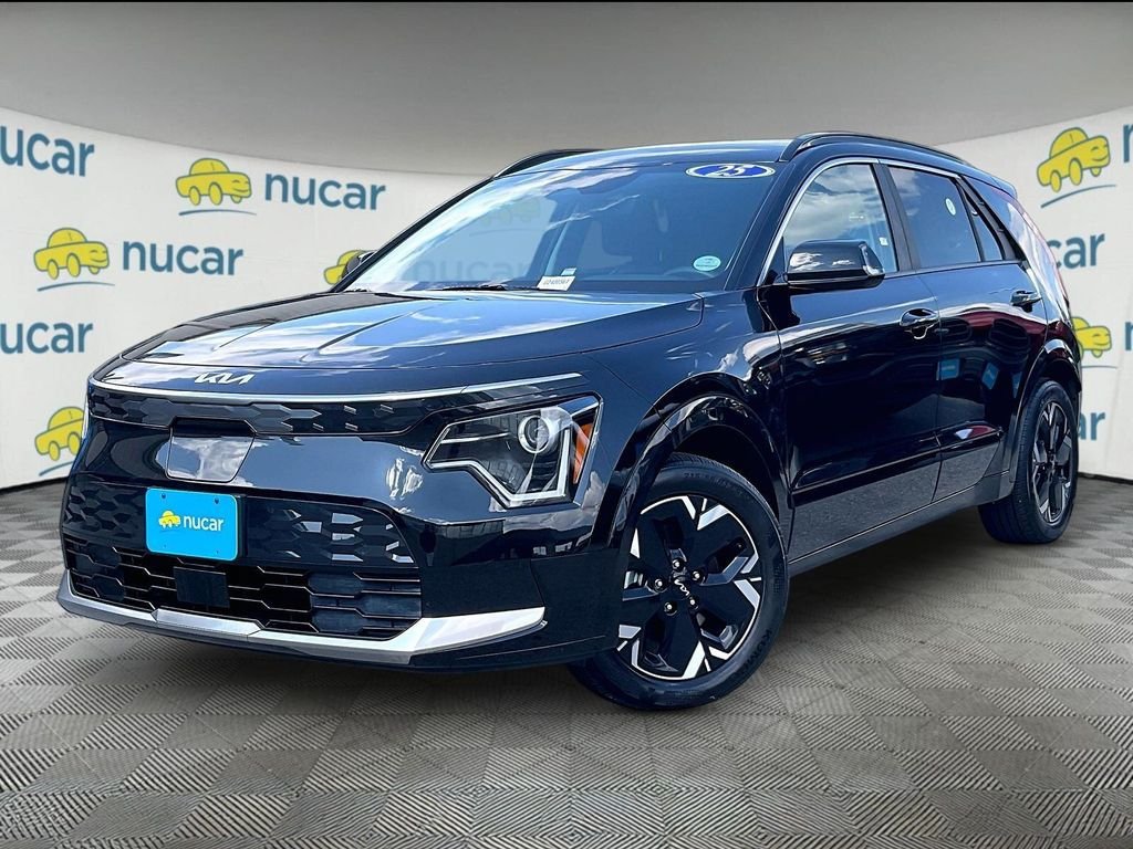 Used 2025 Kia Niro Wind w/ Wind Preserve Package FWD image 3
