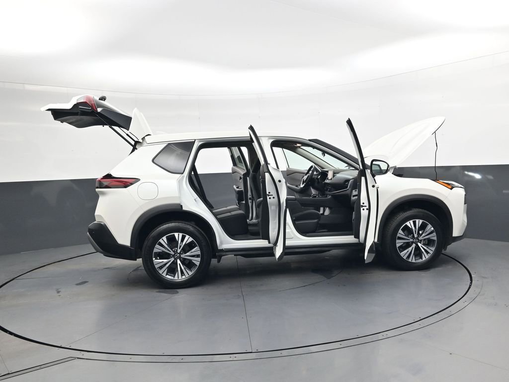 Used 2023 Nissan Rogue SV image 43