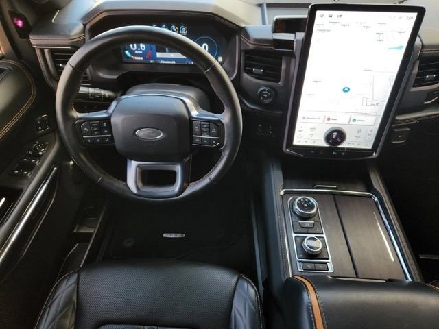 Used 2024 Ford Expedition Platinum image 27