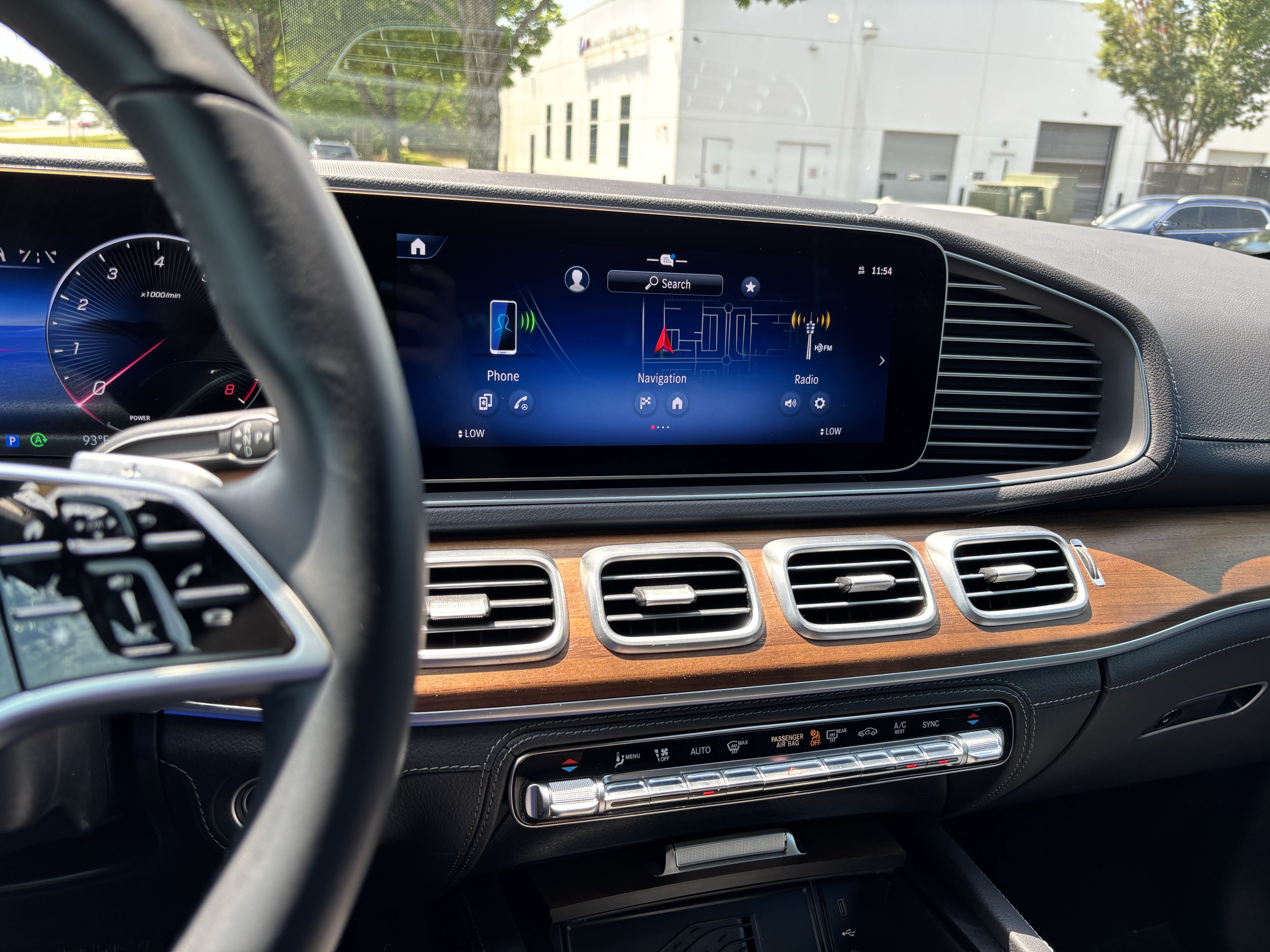 Used 2024 Mercedes-Benz GLE 450 4MATIC image 31
