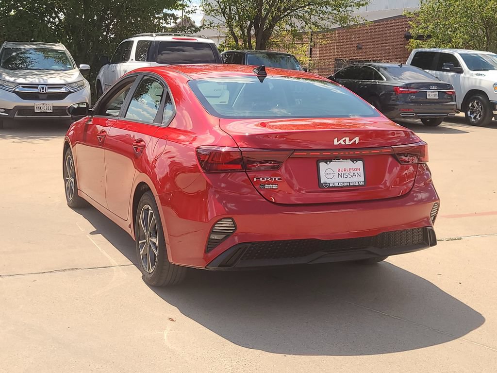Used 2024 Kia Forte LXS FWD image 2