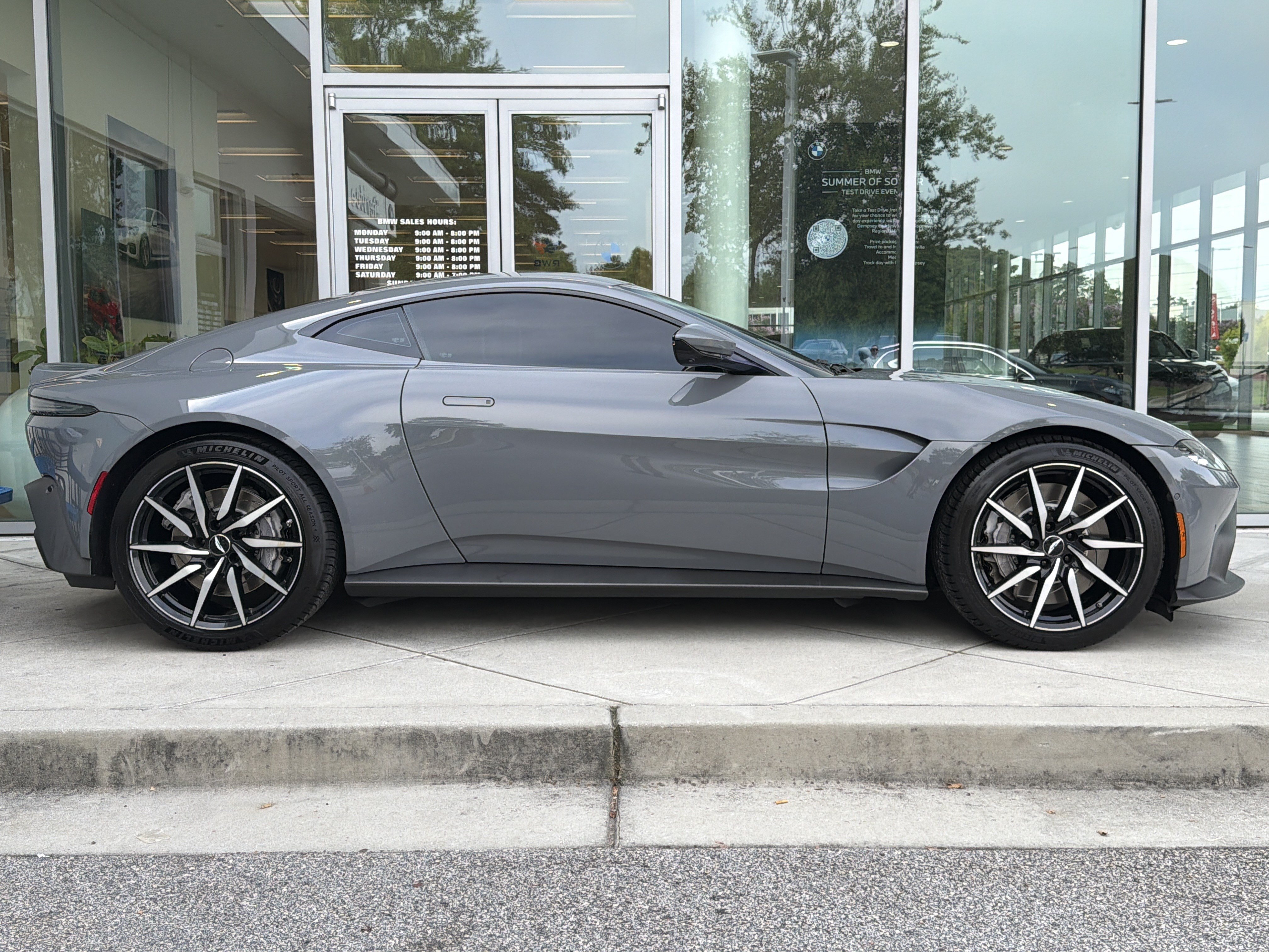 Used 2020 Aston Martin V8 Vantage Coupe RWD image 7