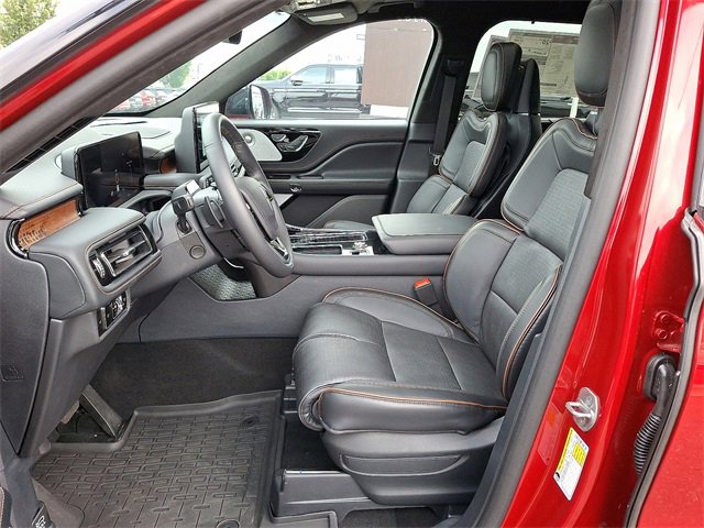 New 2025 Lincoln Aviator Black Label w/ Black Label Special Edition image 6