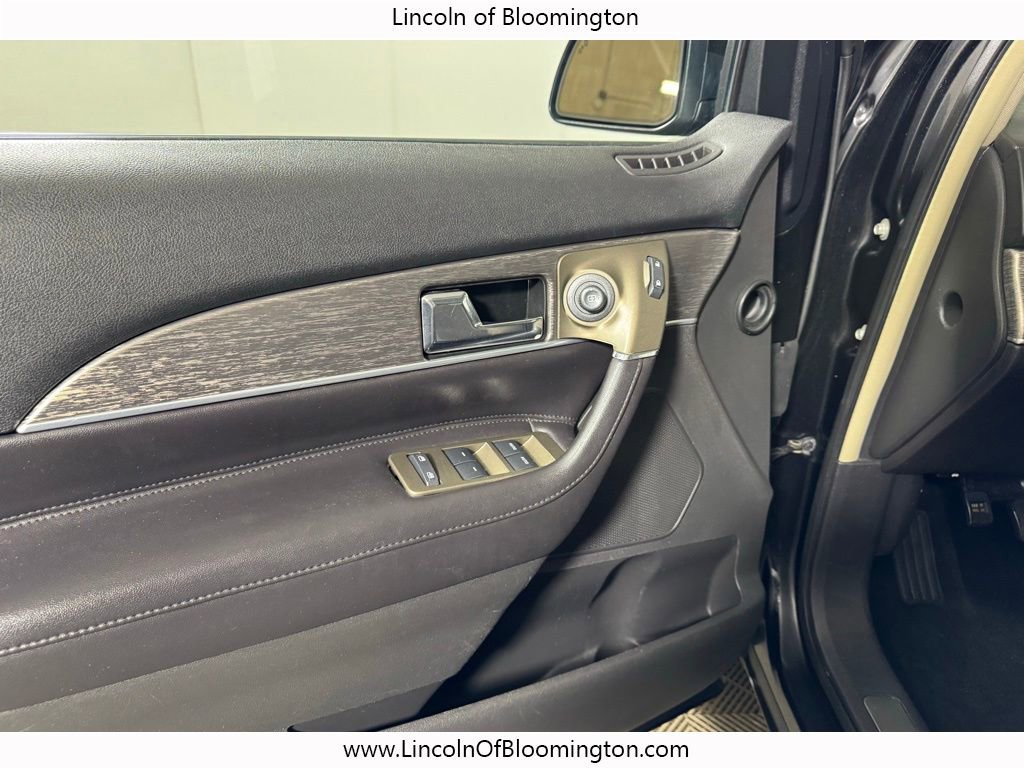 Used 2013 Lincoln MKX AWD image 15
