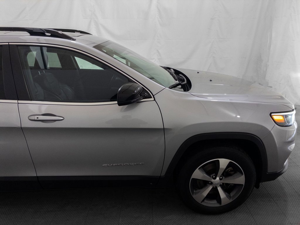 Used 2022 Jeep Cherokee Limited image 9