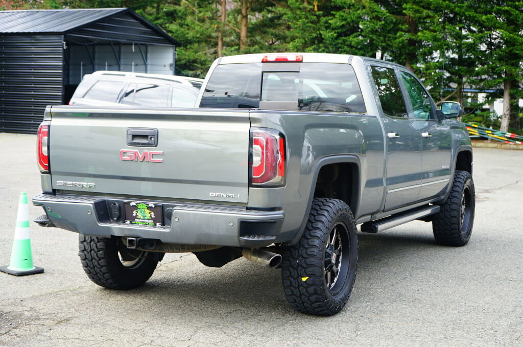 Used 2017 GMC Sierra 1500 Denali w/ Denali Ultimate Package image 5