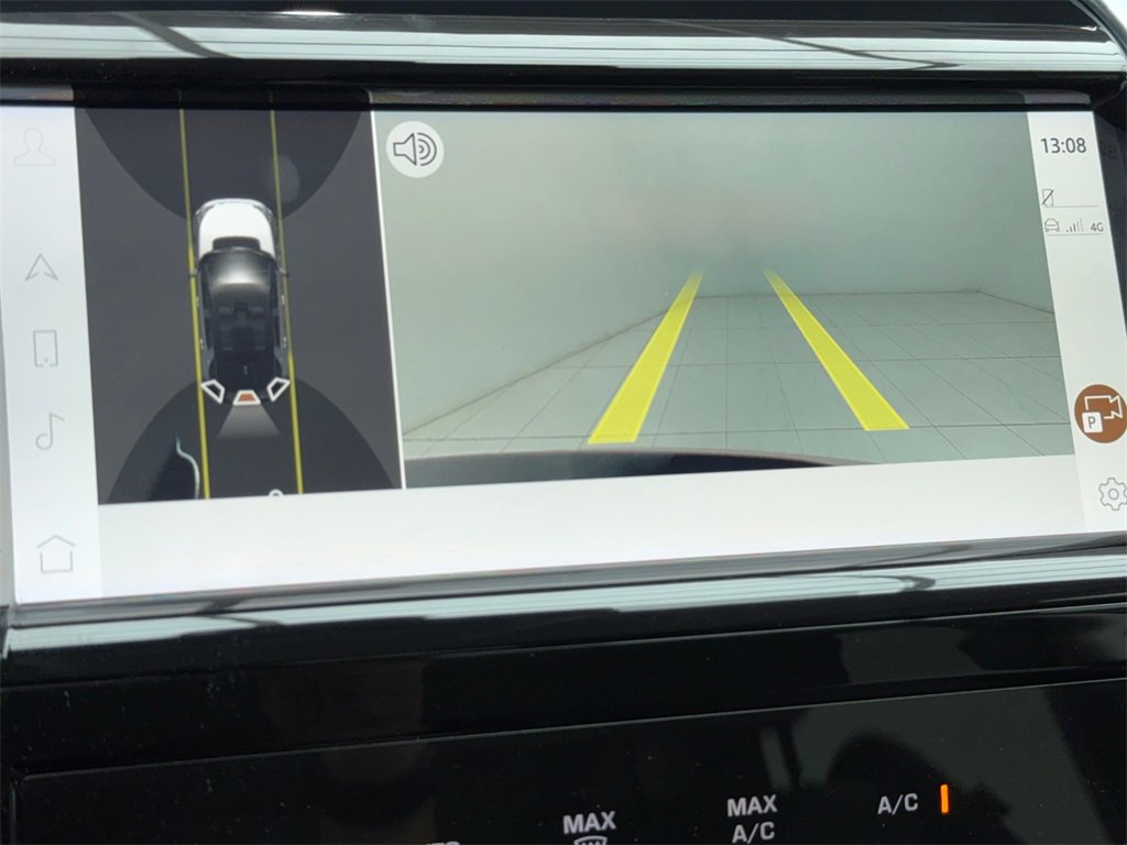 Used 2022 Land Rover Discovery Sport SE image 31