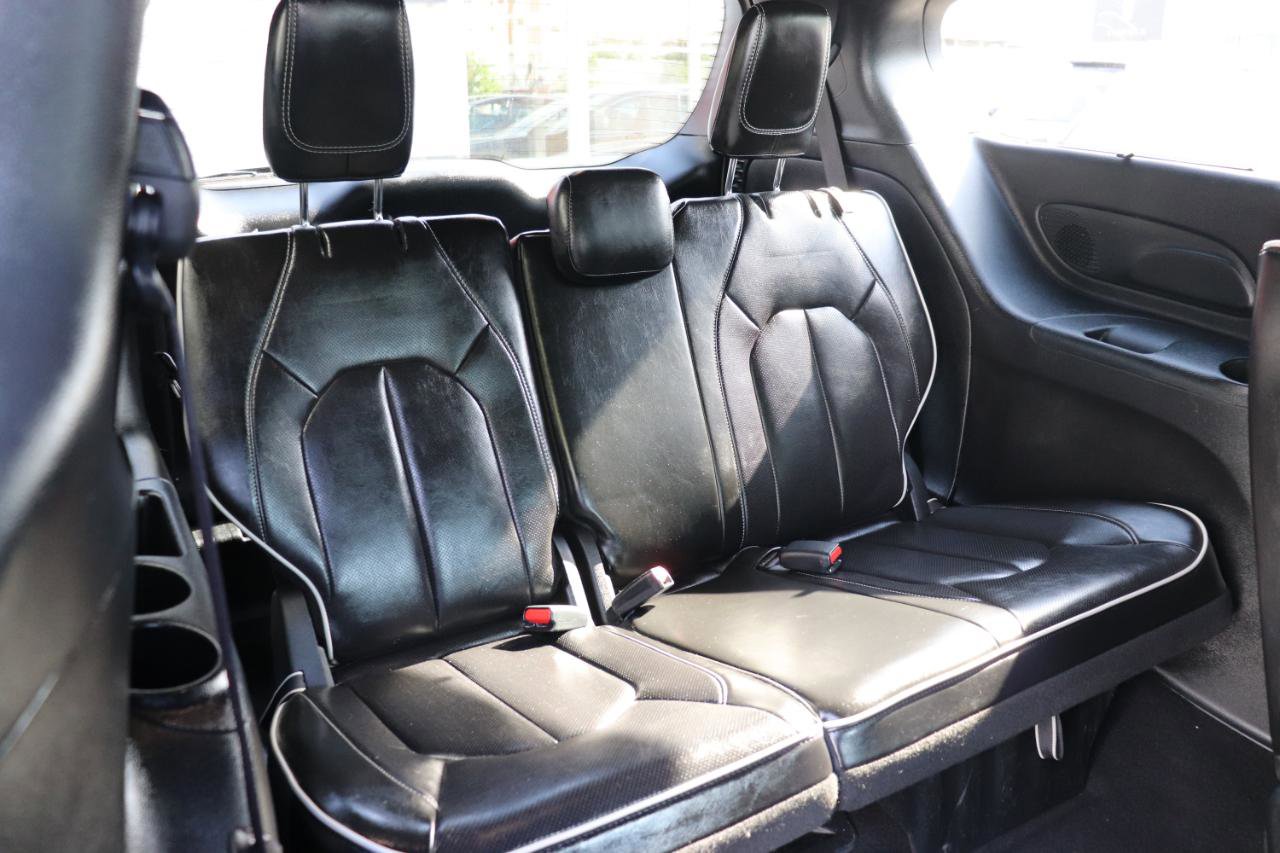 Used 2025 Chrysler Pacifica Limited FWD image 14