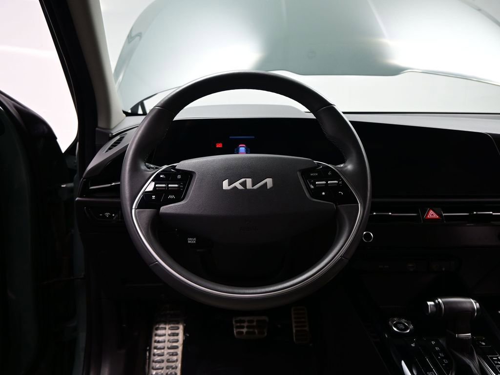 Used 2023 Kia Niro EX Touring image 19