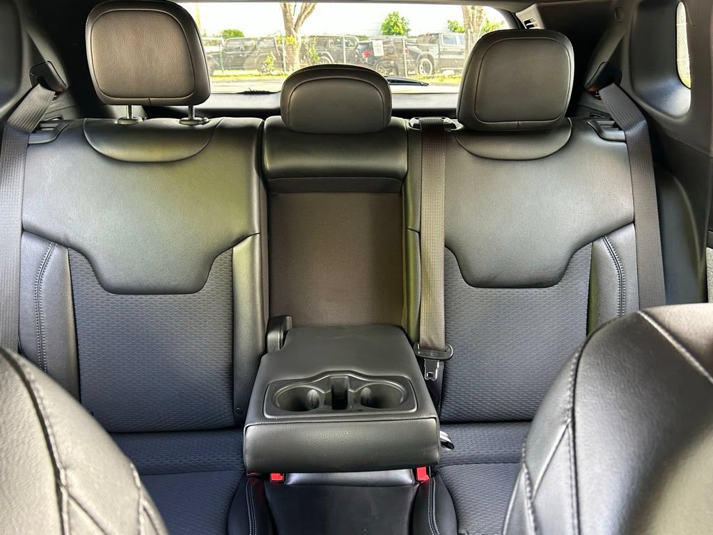 Used 2023 Jeep Compass Latitude AWD/4WD image 14