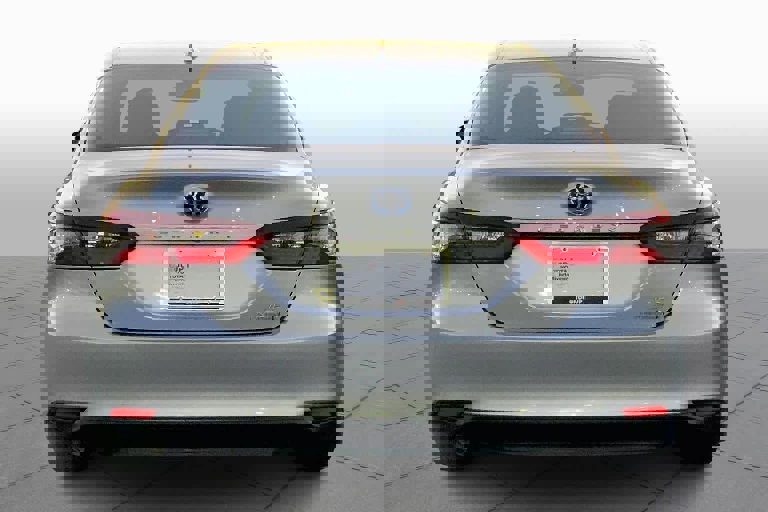 Used 2022 Toyota Camry LE image 5