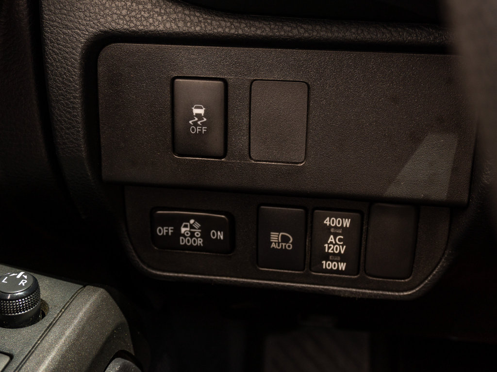 Used 2020 Toyota Tacoma TRD Sport w/ Technology Package AWD/4WD image 29