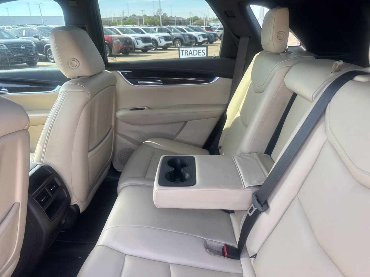 Used 2018 Cadillac XT5 FWD image 34