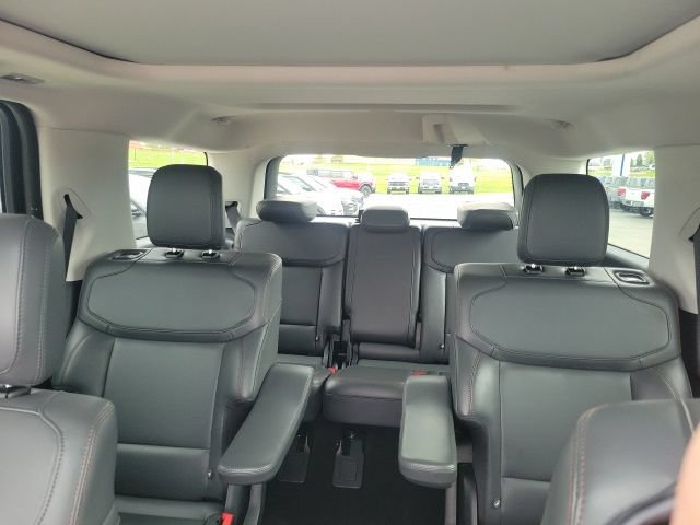 Used 2025 Ford Expedition Active AWD/4WD image 31