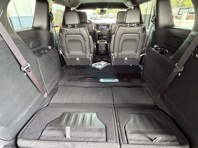 New 2026 Chrysler Pacifica Select AWD/4WD image 29