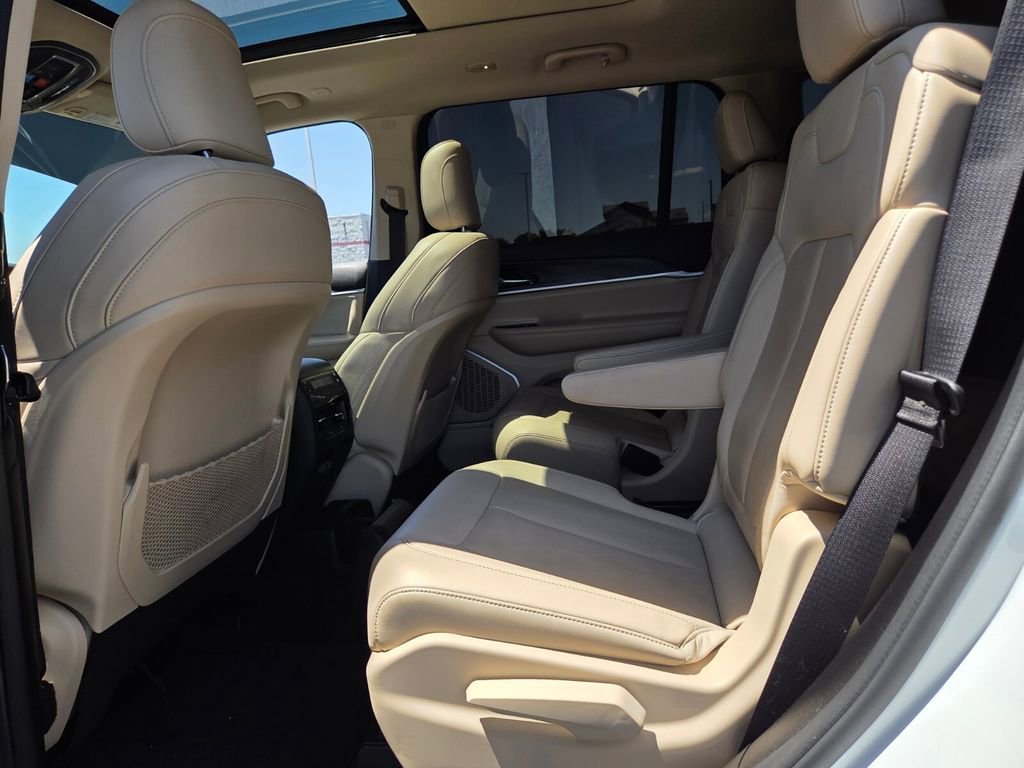 Used 2021 Jeep Grand Cherokee L Limited RWD image 5