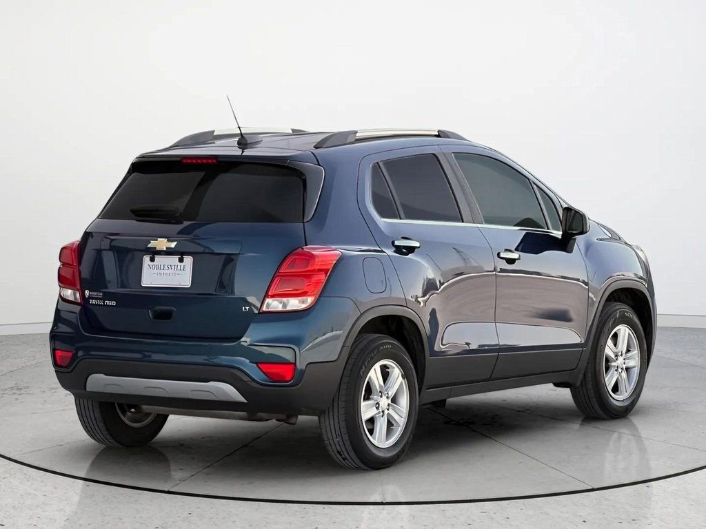 Used 2019 Chevrolet Trax LT w/ LT Convenience Package image 2