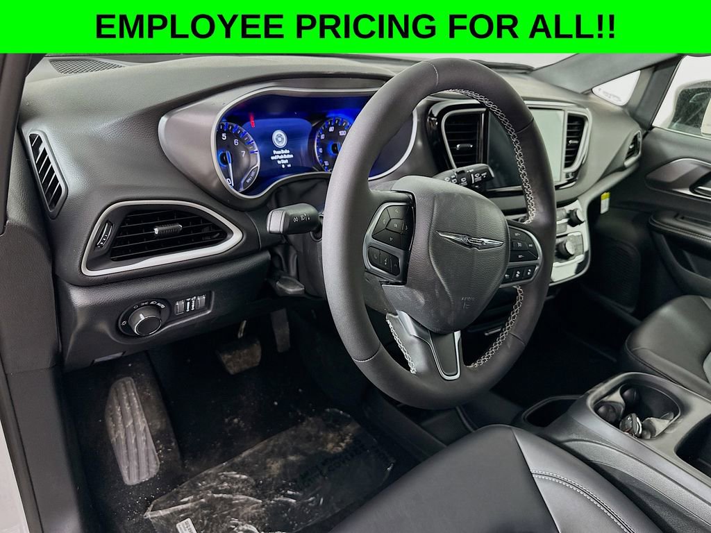 New 2026 Chrysler Voyager LX FWD image 11