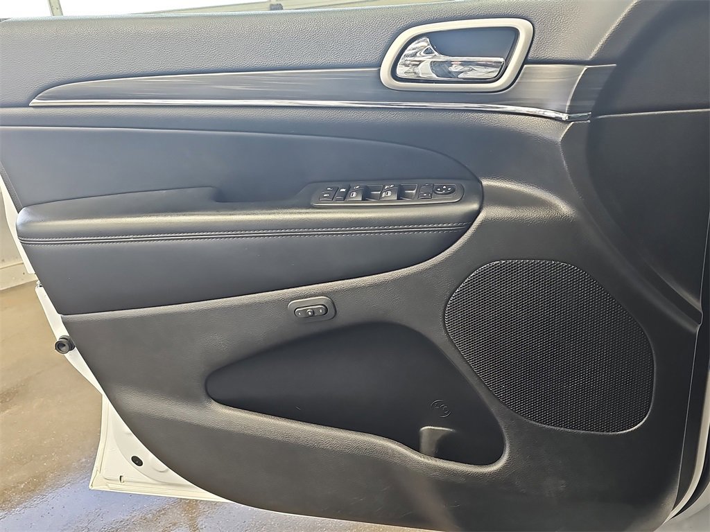 Used 2021 Jeep Grand Cherokee Limited w/ Sun & Sound Group image 26