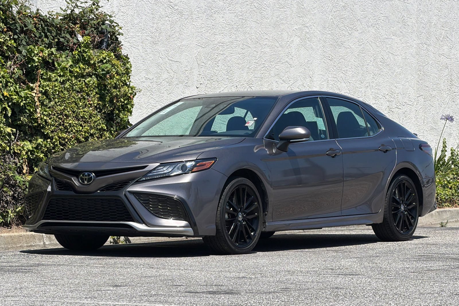 Used 2024 Toyota Camry XSE FWD image 9