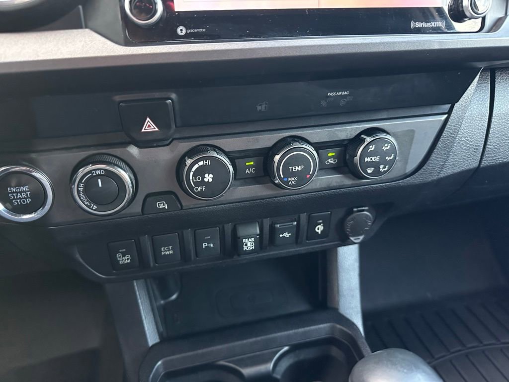 Used 2020 Toyota Tacoma TRD Off-Road w/ Technology Package image 25