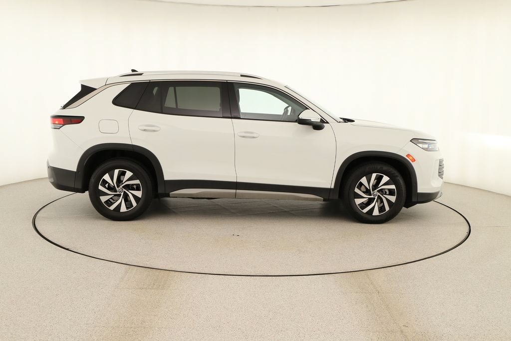 Used 2025 Volkswagen Tiguan S FWD image 8