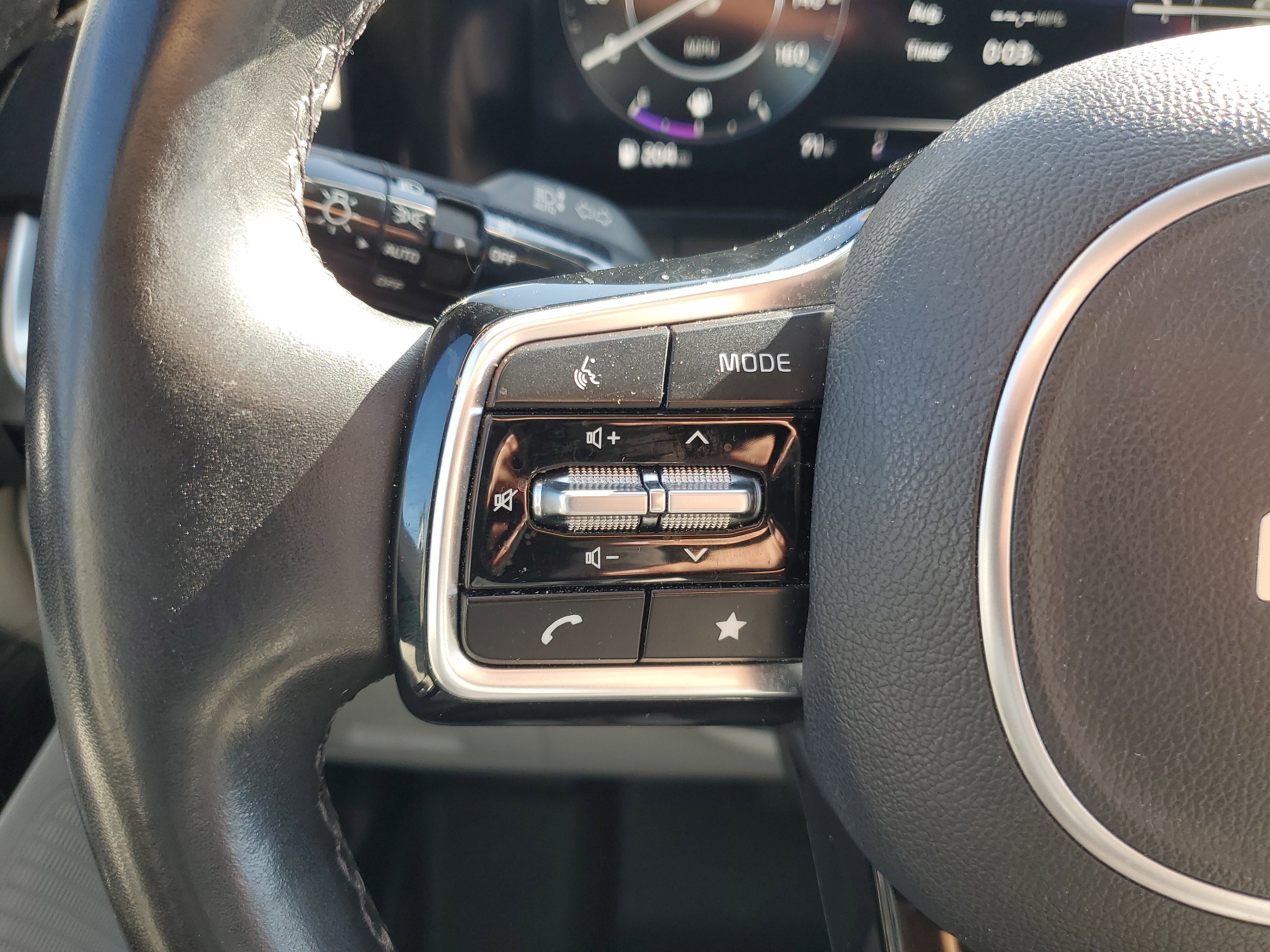 Used 2022 Kia Carnival SX Prestige image 29