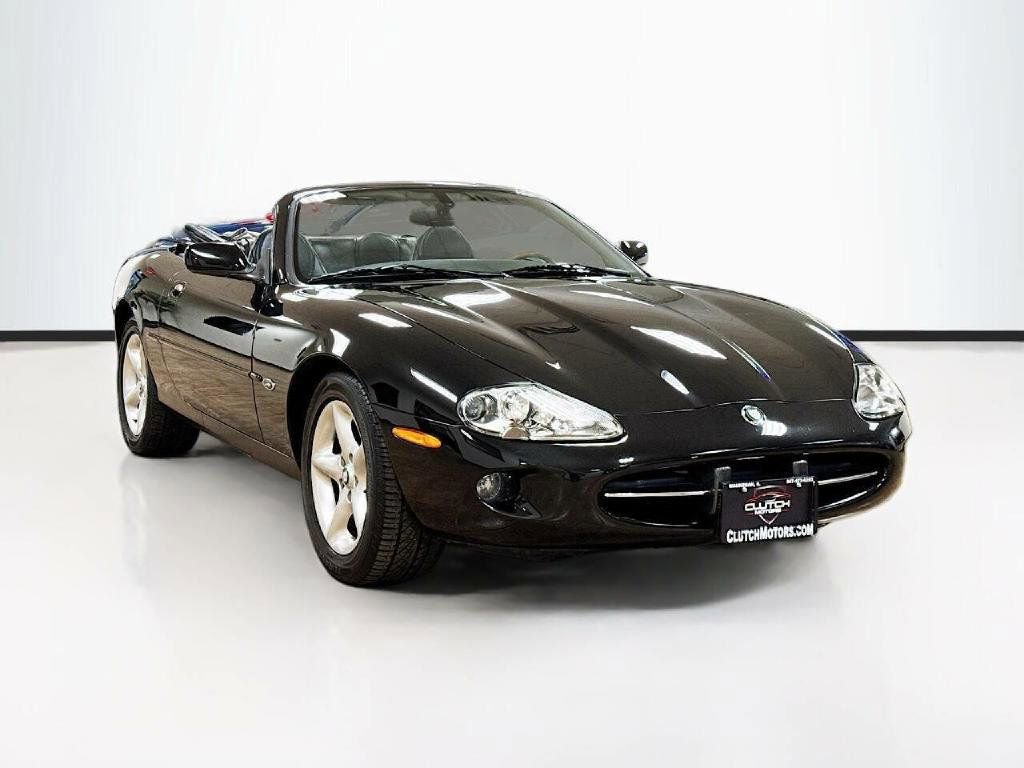Used 2000 Jaguar XK8 Convertible image 3