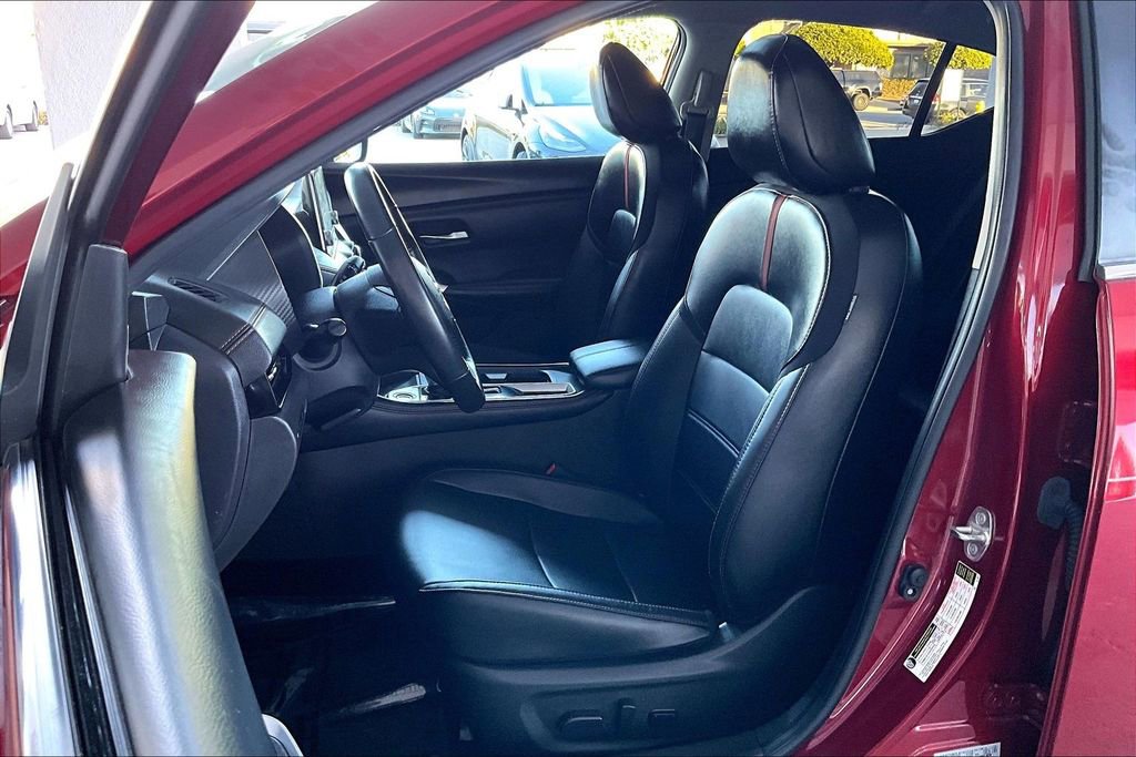 Used 2023 Nissan Sentra SR w/ SR Premium Package image 21