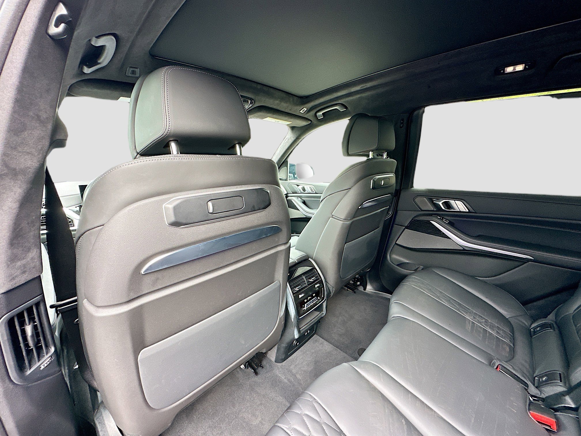 Certified 2024 BMW X7 M60i w/ M Sport Professional Package image 27