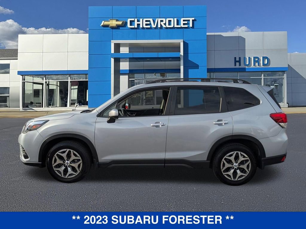 Used 2023 Subaru Forester Premium image 7
