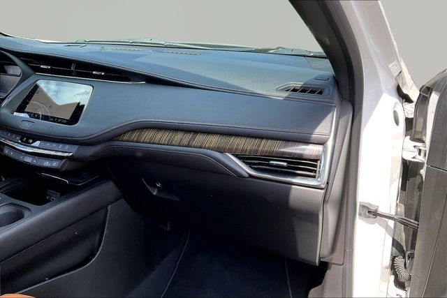 Used 2019 Cadillac XT4 Premium Luxury FWD image 18