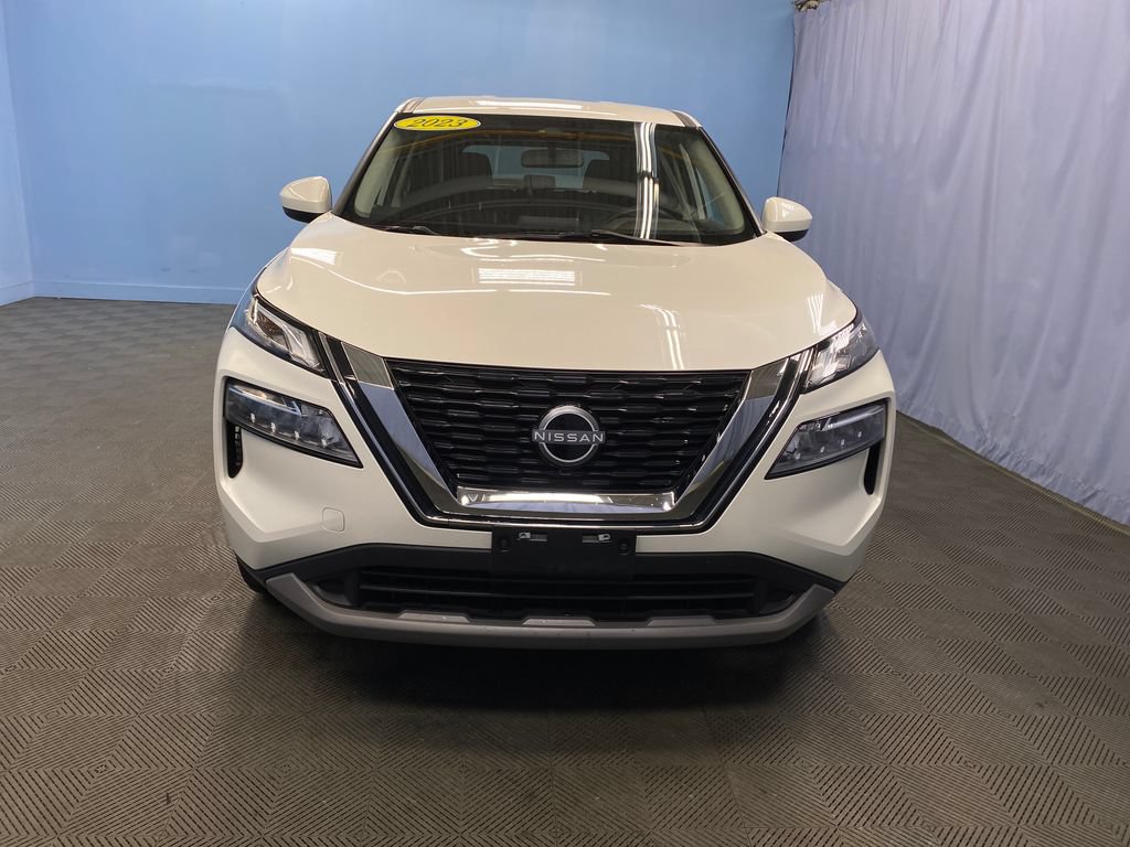 Used 2023 Nissan Rogue SV AWD/4WD image 2