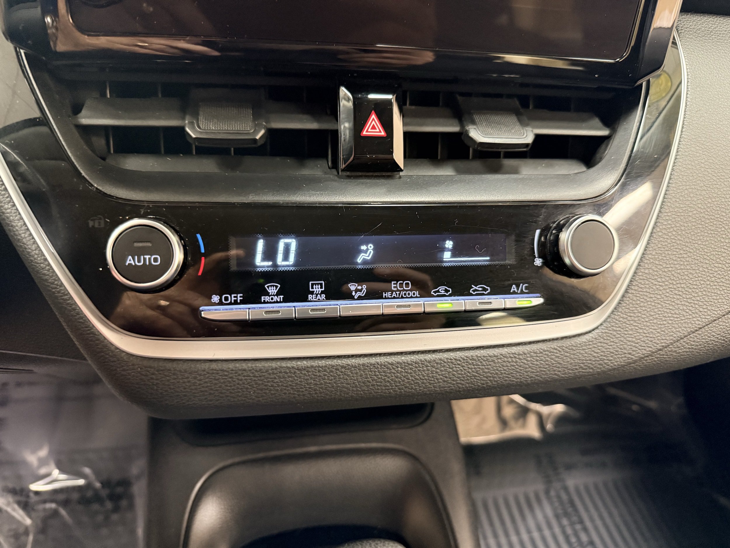 Used 2024 Toyota Corolla LE FWD image 44