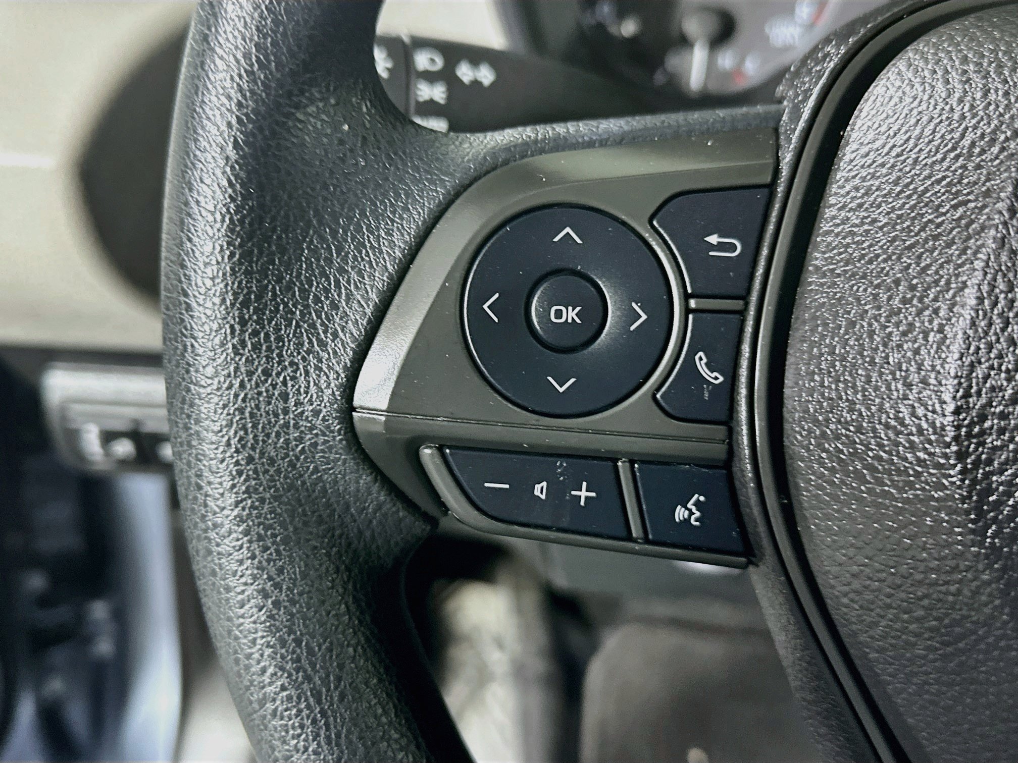Used 2023 Toyota Corolla LE FWD image 16