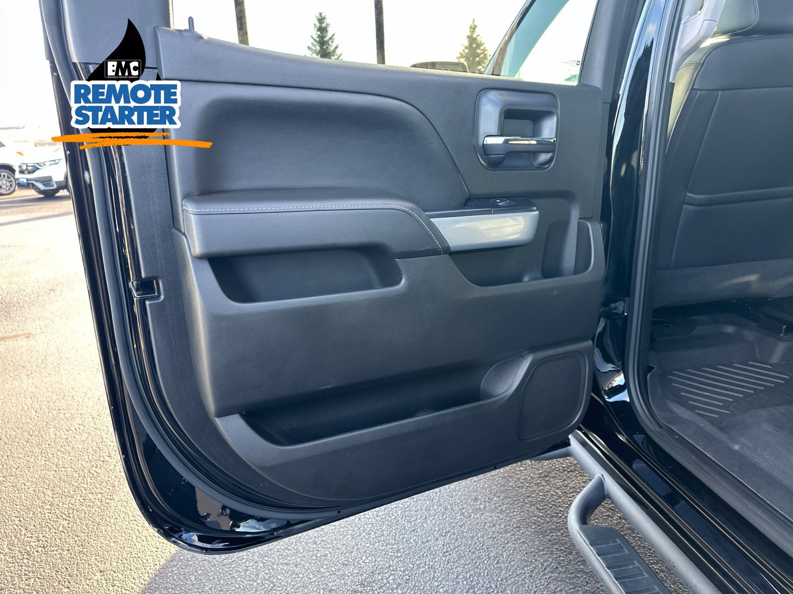 Used 2017 Chevrolet Silverado 1500 LTZ Z71 w/ Midnight Edition AWD/4WD image 25