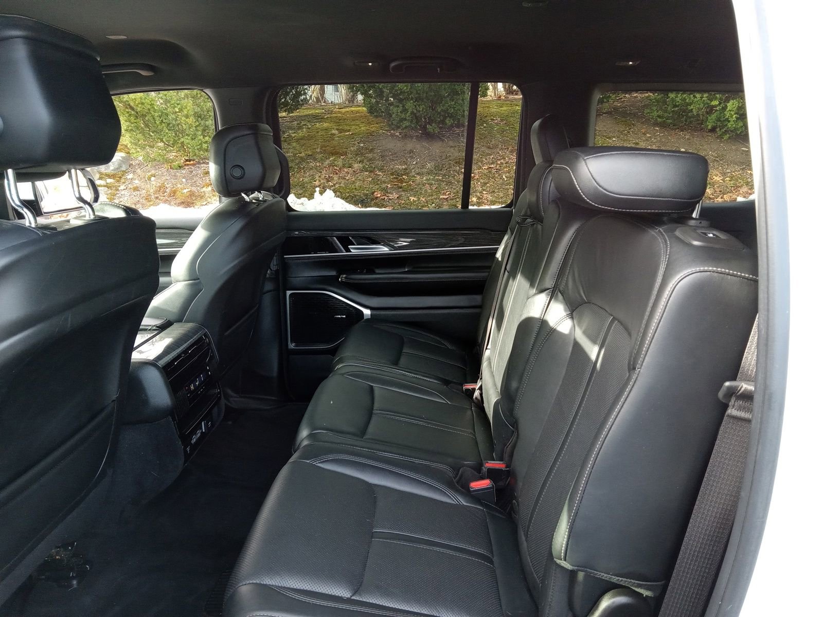 Used 2022 Jeep Wagoneer Series II AWD/4WD image 24