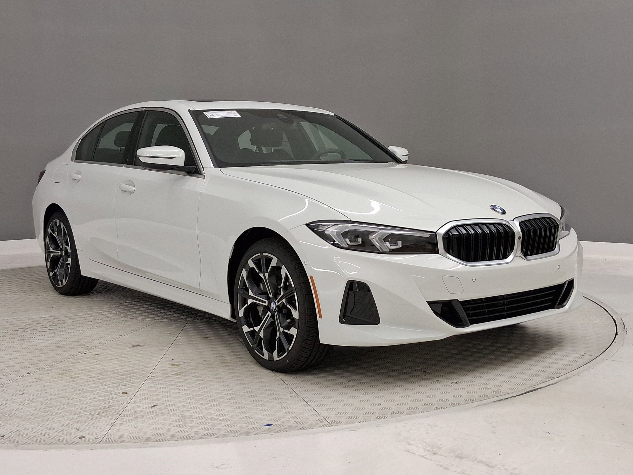 New 2026 BMW 330i xDrive Sedan w/ Convenience Package AWD/4WD image 5