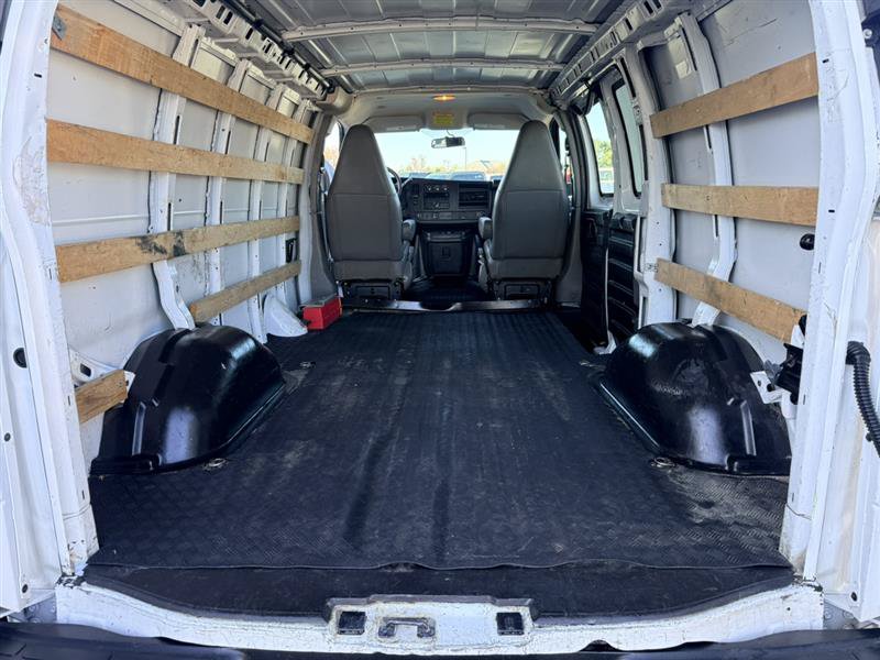 Used 2019 GMC Savana 2500 w/ Driver Convenience Package RWD image 14