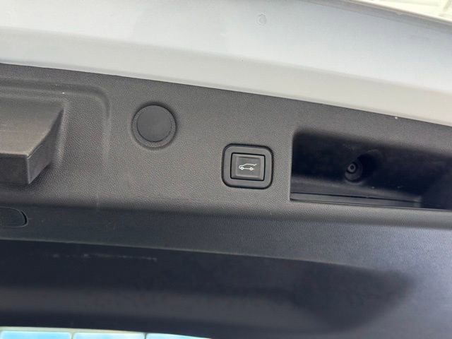 Used 2020 Chevrolet Equinox LT image 39