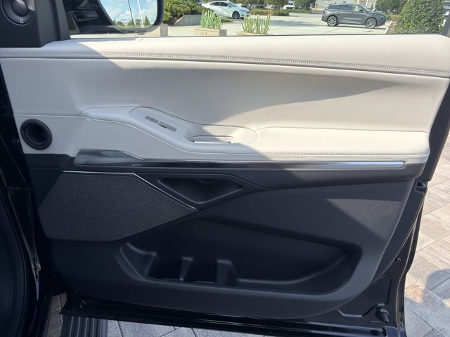New 2026 Lincoln Navigator Reserve AWD/4WD image 17
