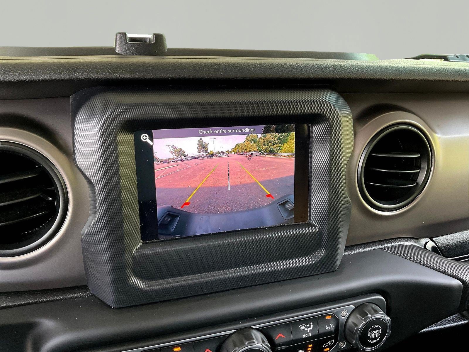 Used 2020 Jeep Gladiator Sport w/ Quick Order Package 24S AWD/4WD image 15