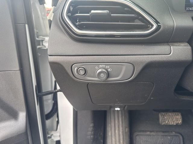 Used 2023 Chevrolet Bolt EUV LT w/ Driver Confidence Package image 16