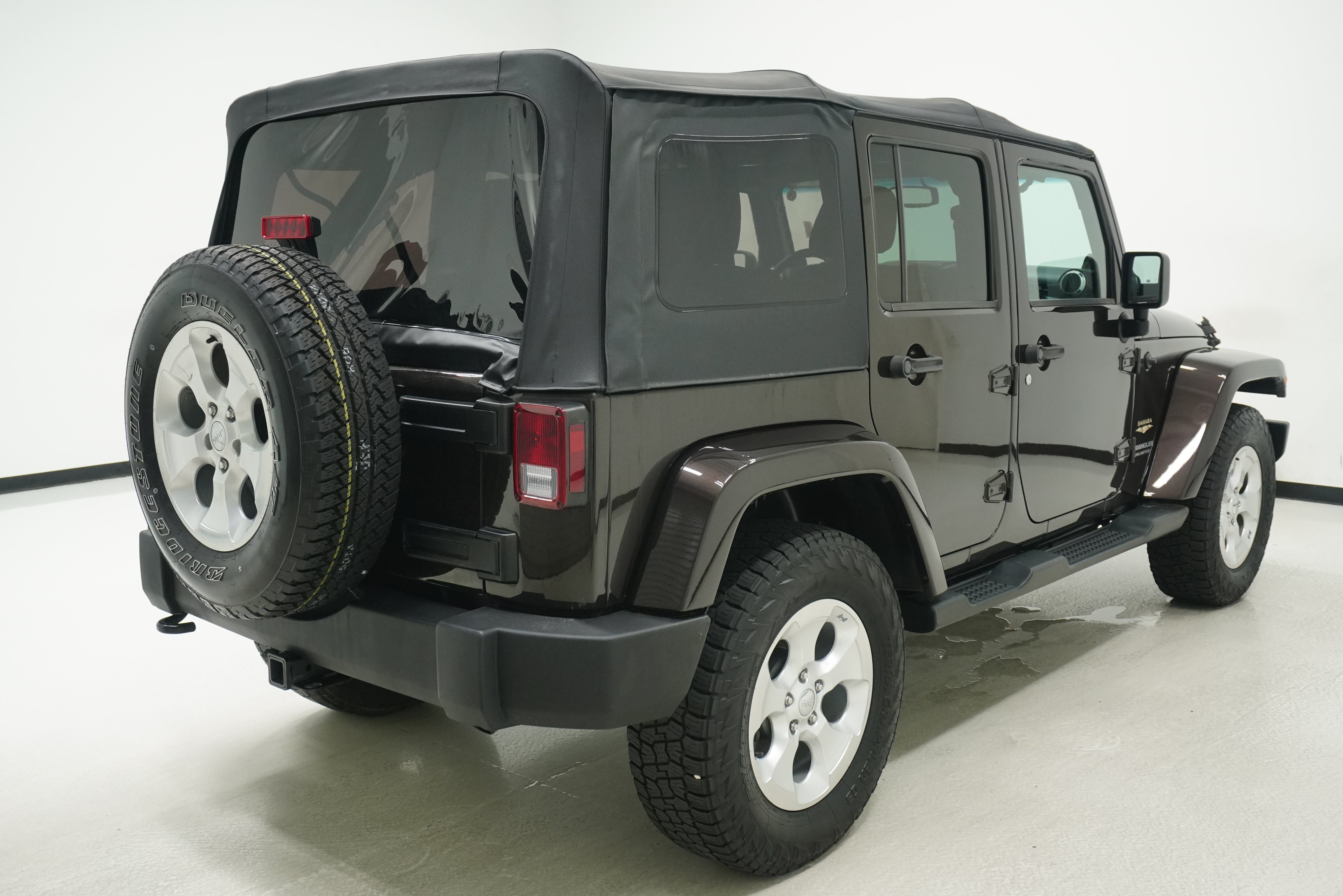 Used 2013 Jeep Wrangler Unlimited Sahara AWD/4WD image 4