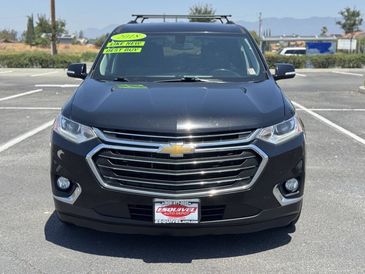 Used 2018 Chevrolet Traverse LT FWD image 2